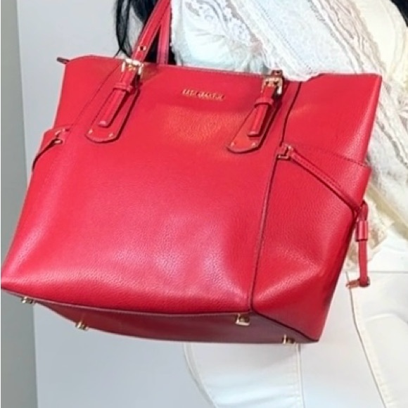 MICHAEL KORS VOYAGER EAST WEST MK SIGNATURE TOTE SHOULDER BAG - Picture 17 of 17